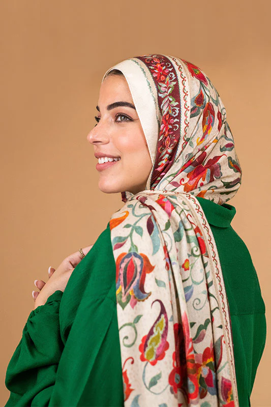 Graceful Passion in Modal - Image 5