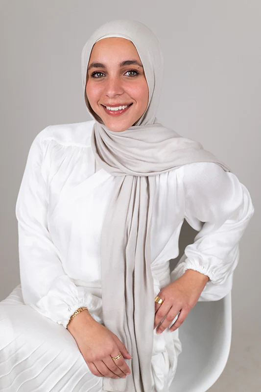 Grey Elegance - Image 12