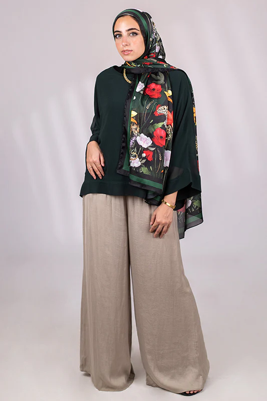 Leo Diva in Satin - Image 10