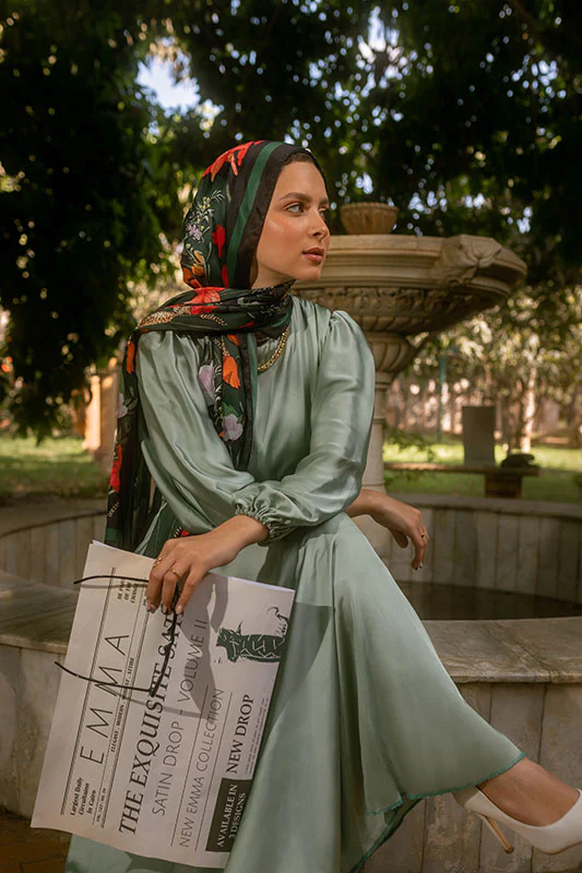 Leo Diva in Satin - Image 18