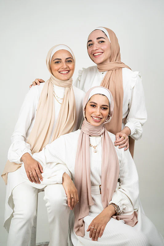 Nude Elegance - Image 4