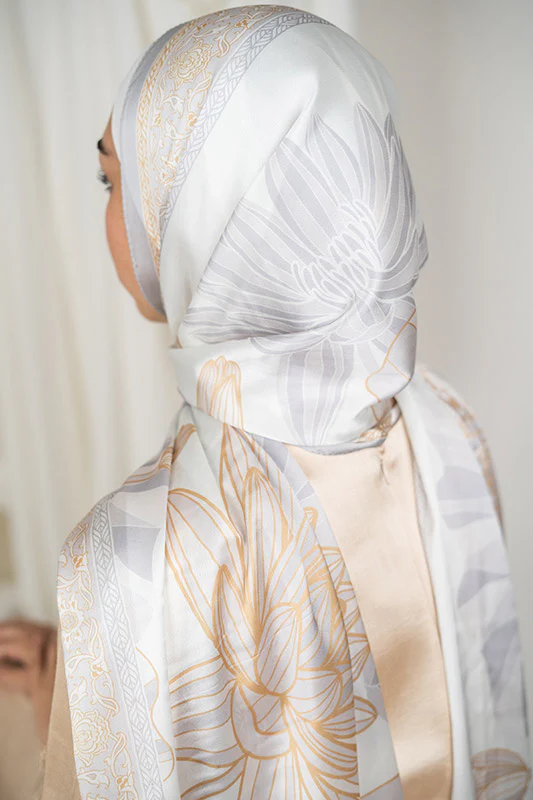 Silver Glow - Image 8